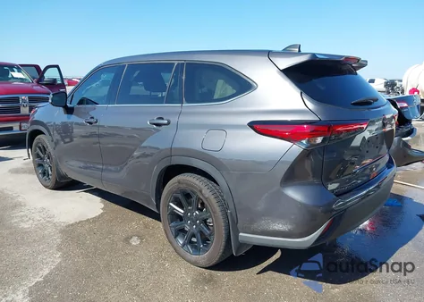 2022 Toyota Highlander L z USA, uszkodzony, nr VIN 5TDCZRAHXNS143313